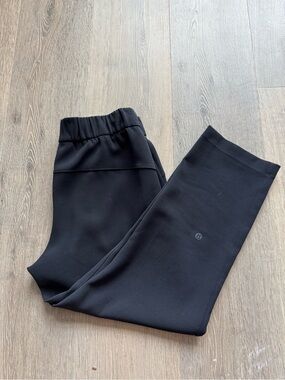 Lululemon On The Fly Pants Size 4 like-new condition